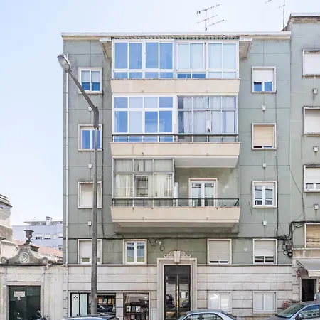 Akicity Benfica Mistery דירה *